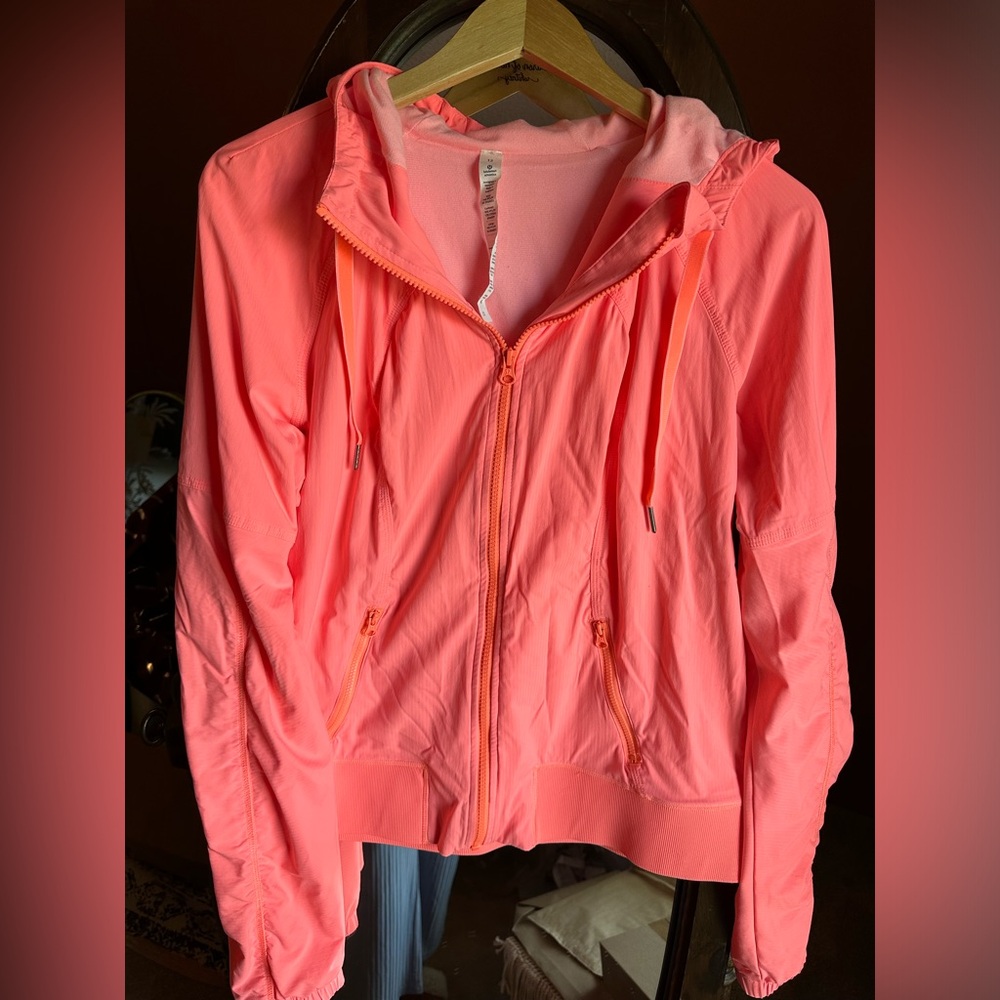 Lululemon Athletica Zip Up hooded windbreaker